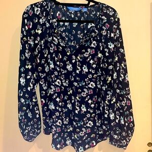 Simply Vera light weight blue long sleeve floral top size large